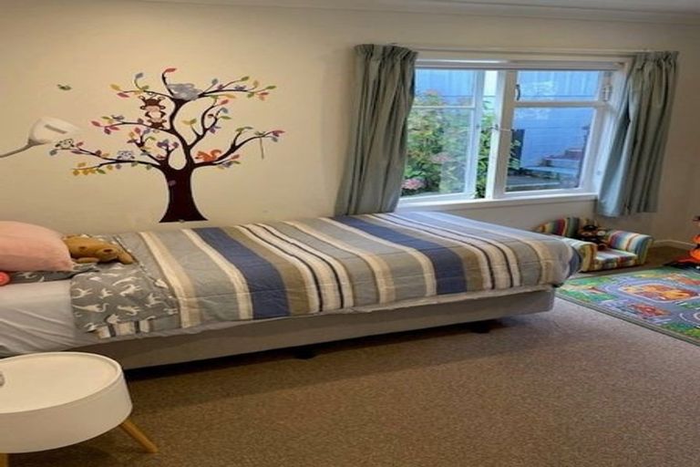 Photo of property in 27 Olivia Crescent, Tawa, Wellington, 5028