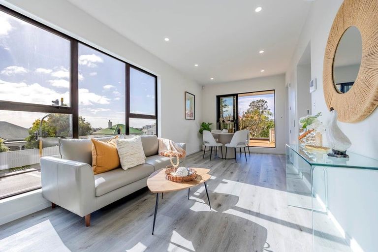 Photo of property in 134a Mokoia Road, Chatswood, Auckland, 0626