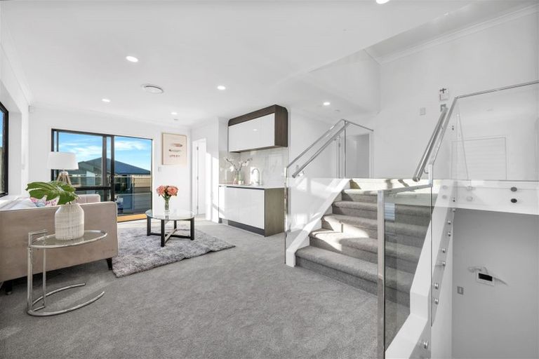 Photo of property in 8 Aklander Rise, Flat Bush, Auckland, 2019