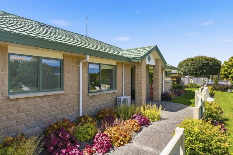 Photo of property in 100 Milne Drive, Paraparaumu, 5032