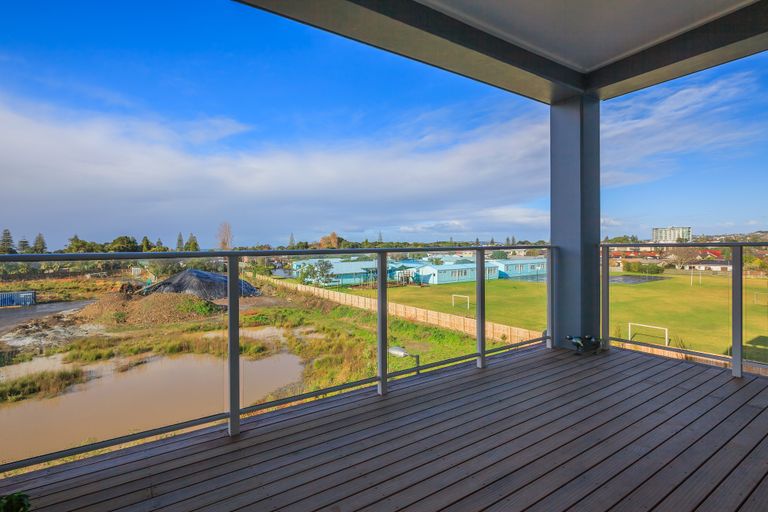 Photo of property in 30 Rewa Rewa Lane, Orewa, 0931