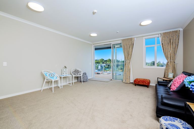 Photo of property in 30 Rewa Rewa Lane, Orewa, 0931