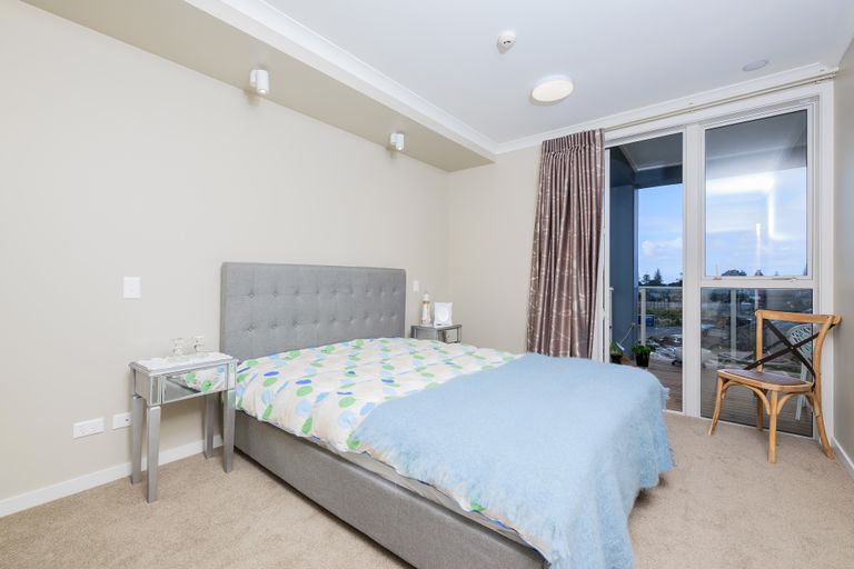 Photo of property in 30 Rewa Rewa Lane, Orewa, 0931