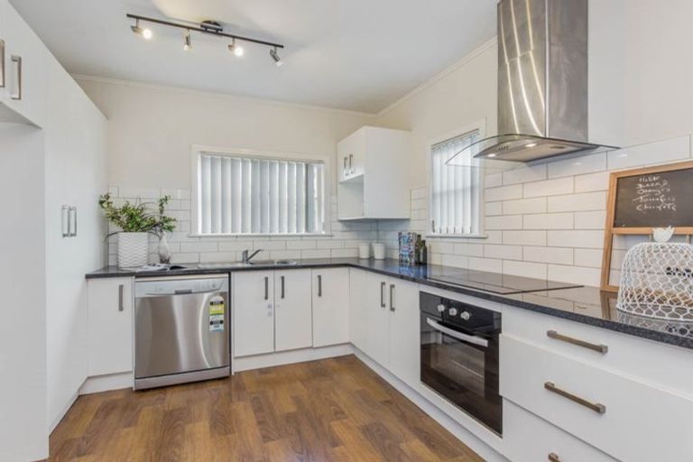 Photo of property in 22 Vine Street, Mangere East, Auckland, 2024