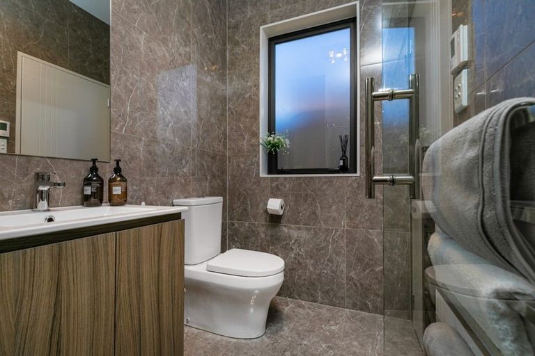 Photo of property in 25 Resolution Drive, Gulf Harbour, Whangaparaoa, 0930