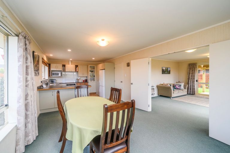 Photo of property in 22 Meridian Grove, Kelvin Grove, Palmerston North, 4414