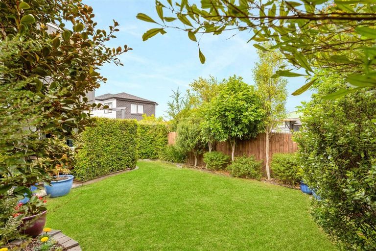 Photo of property in 16a Wharf Road, Te Atatu Peninsula, Auckland, 0610