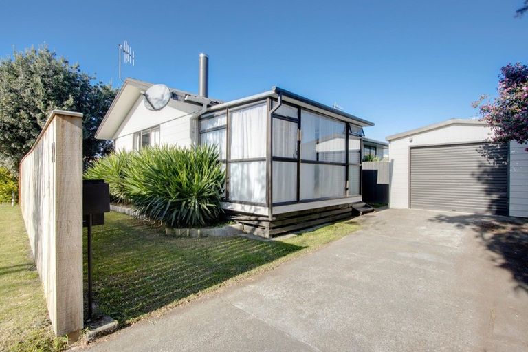 Photo of property in 32 Plowman Crescent, Onekawa, Napier, 4110