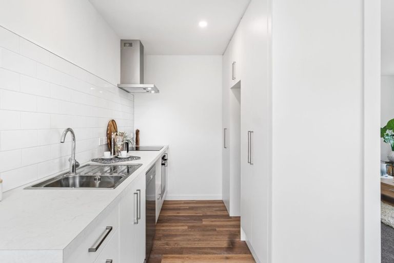 Photo of property in 10 Mcfaddens Road, St Albans, Christchurch, 8052