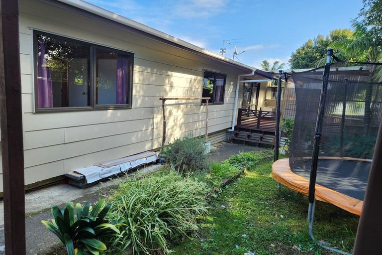 Photo of property in 22 Sandgate Avenue, Botany Downs, Auckland, 2010