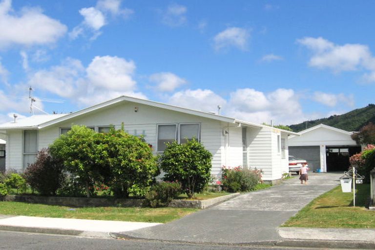 Photo of property in 15 Shanly Street, Brown Owl, Upper Hutt, 5018