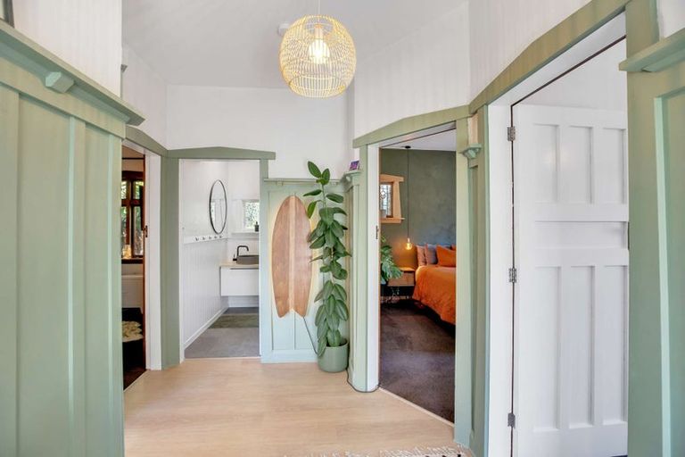 Photo of property in 14 Queens Avenue, Waikuku Beach, 7402