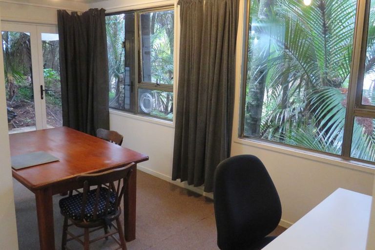 Photo of property in 2 Windy Ridge Road, Glenfield, Auckland, 0629
