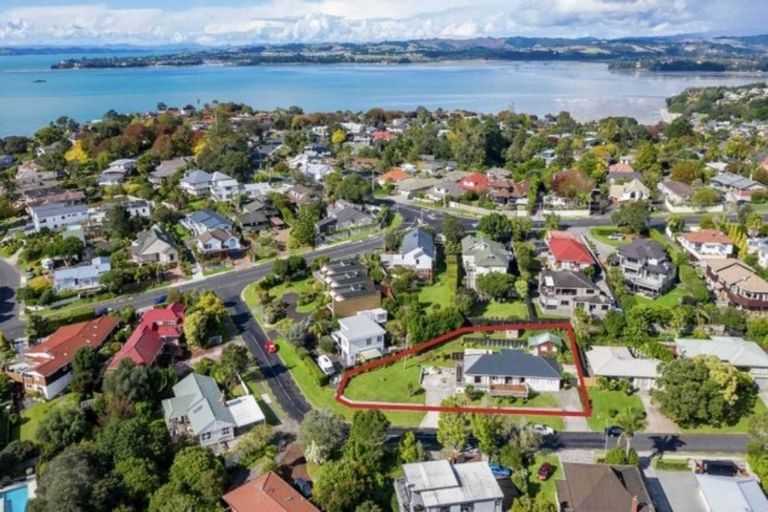 Photo of property in 8 Evelyn Road, Cockle Bay, Auckland, 2014