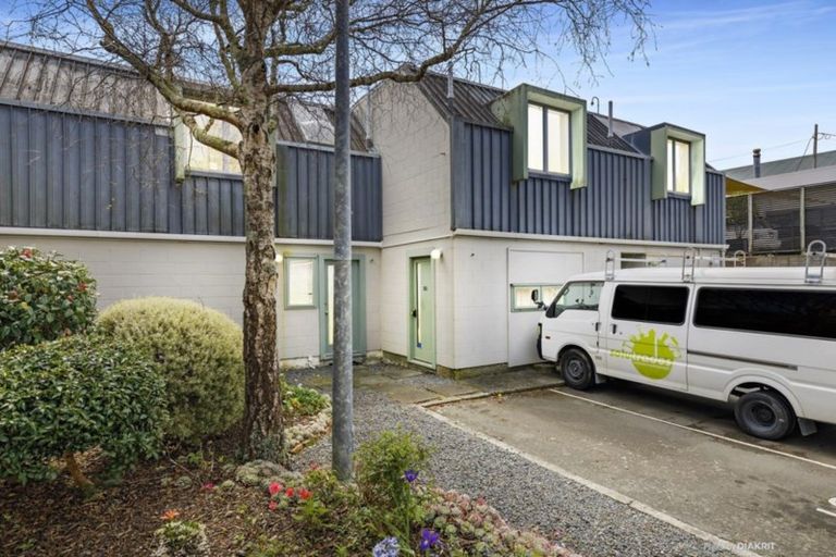 Photo of property in Paddington Apartments, 13/15 Mckinley Crescent, Brooklyn, Wellington, 6021