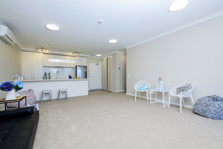 Photo of property in 30 Rewa Rewa Lane, Orewa, 0931