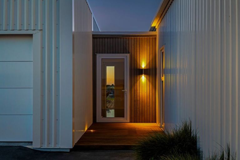 Photo of property in 2 Rangeview Rise, Foxton Beach, Foxton, 4815