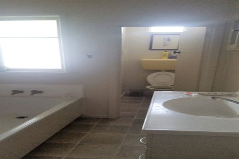 Photo of property in 39 Birdwood Avenue, Papatoetoe, Auckland, 2025