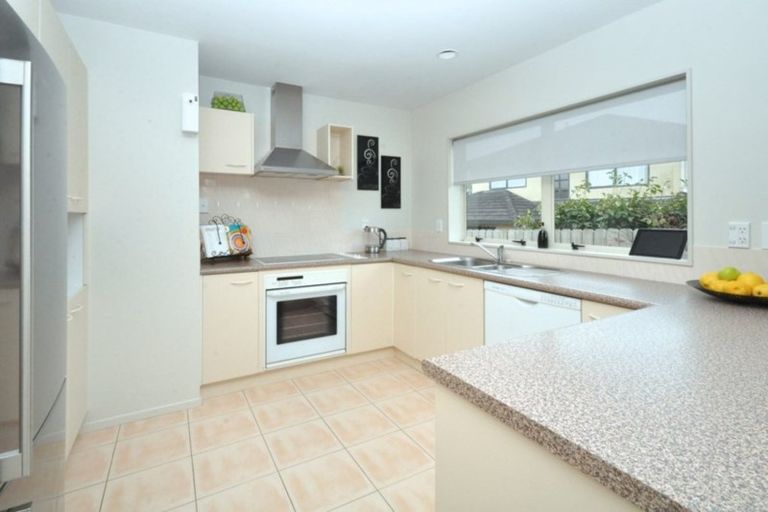 Photo of property in 2/6 Daria Place, Northpark, Auckland, 2013