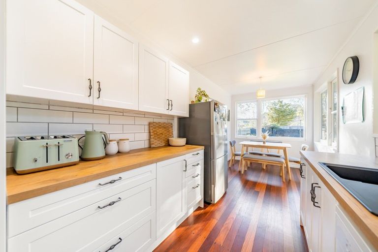 Photo of property in 10 Prestige Place, Maoribank, Upper Hutt, 5018