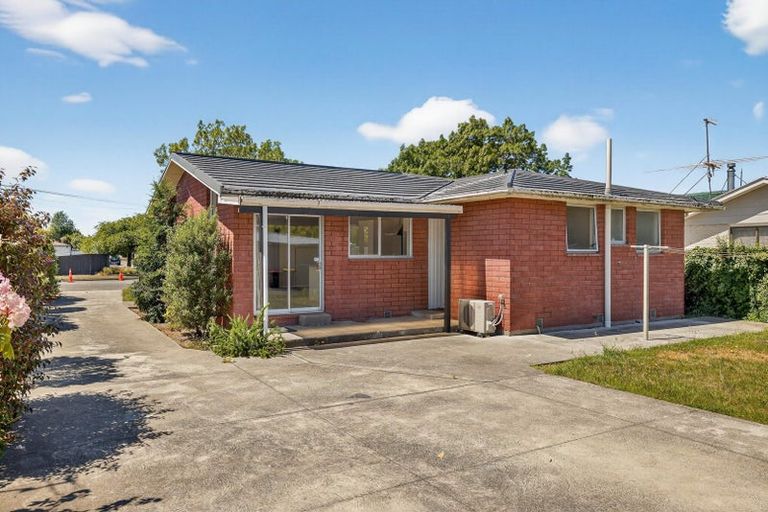 Photo of property in 66 Inwoods Road, Parklands, Christchurch, 8083