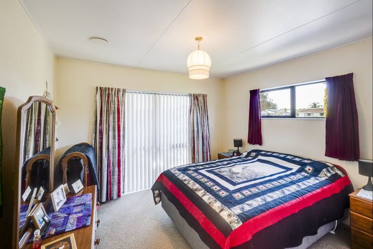 Photo of property in 44/1 Townshend Crescent, Greenmeadows, Napier, 4112