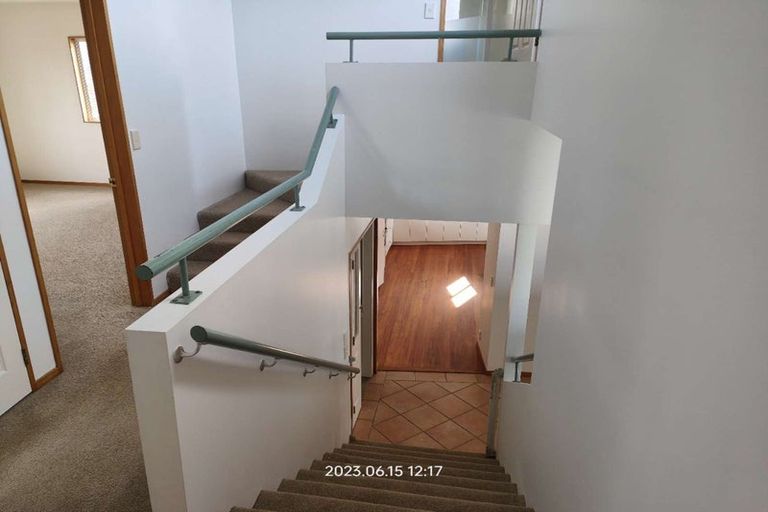 Photo of property in 16 Elsfield Place, Torbay, Auckland, 0630