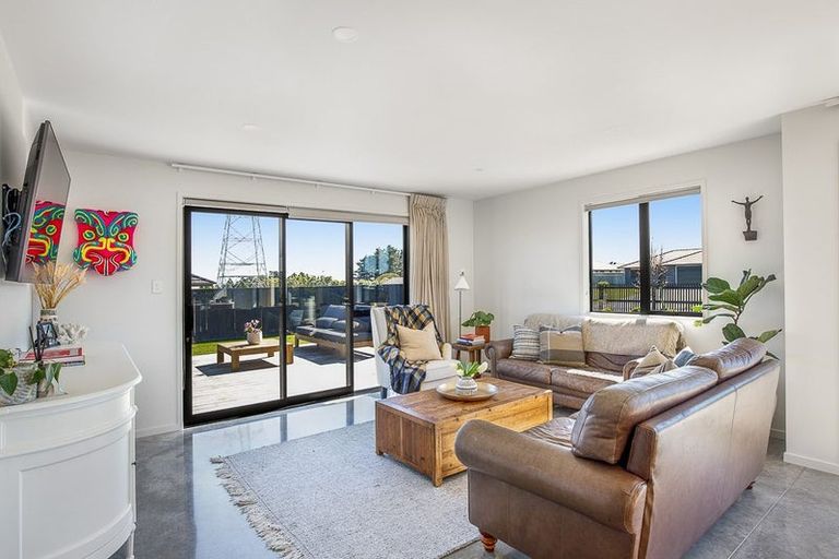 Photo of property in 29 Honeyfield Drive, Whalers Gate, New Plymouth, 4310