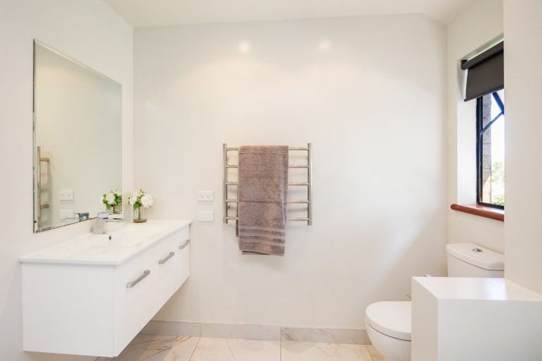 Photo of property in 232 Hendersons Line, Kelvin Grove, Palmerston North, 4470