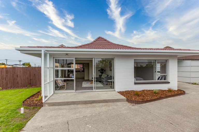 Photo of property in 1/18 Hardy Street, New Brighton, Christchurch, 8061