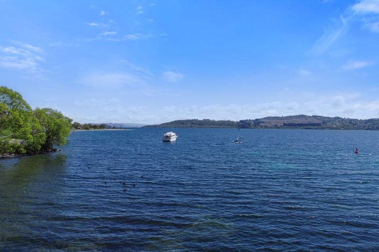 Photo of property in 19 Wharewaka Road, Wharewaka, Taupo, 3330