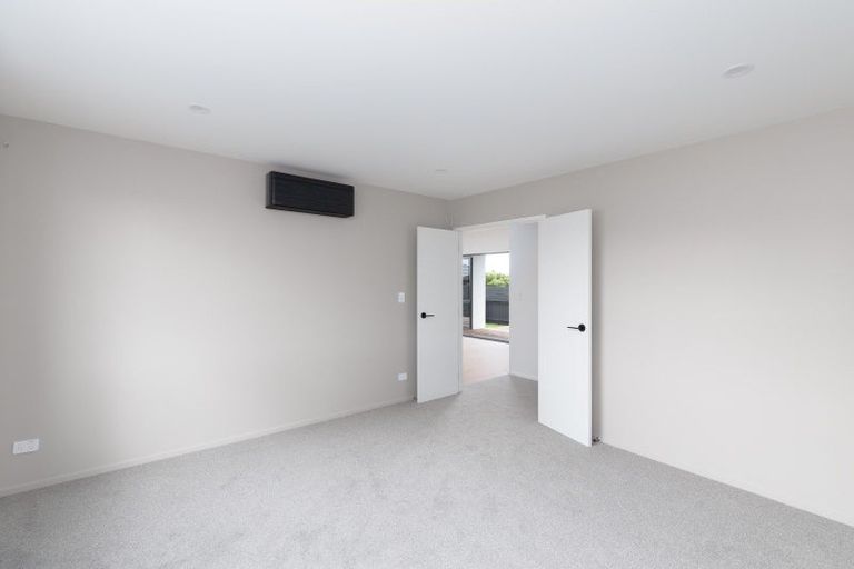 Photo of property in 2 Marsden Place, Hurworth, New Plymouth, 4310