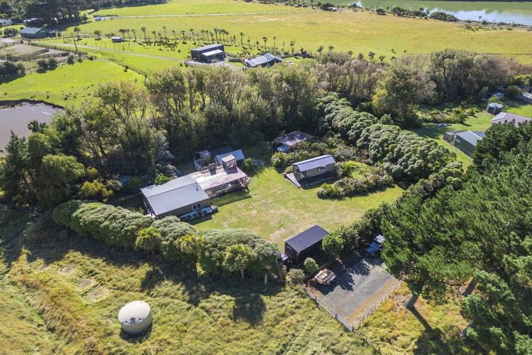 Photo of property in 645a Te Awaiti Road, Te Awaiti, Martinborough, 5782
