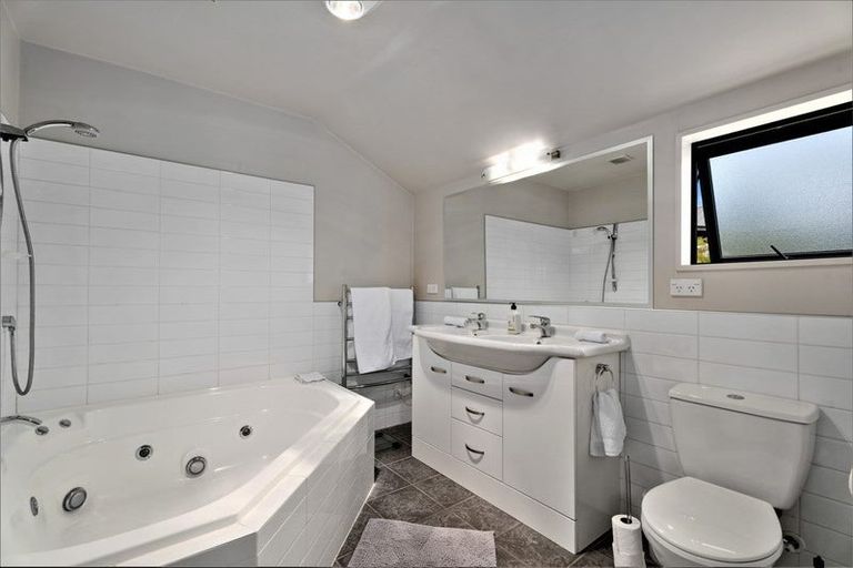 Photo of property in 107b Kings Drive, Wanaka, 9305