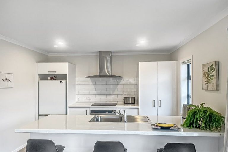 Photo of property in 38 Filmer Crescent, Wallaceville, Upper Hutt, 5018