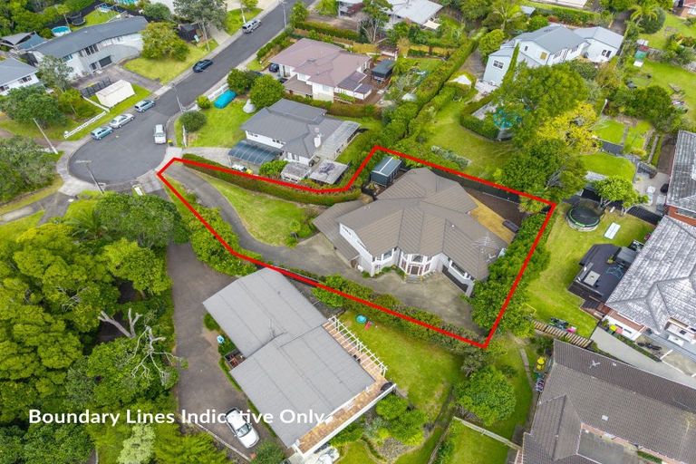 Photo of property in 8 Kerry Dell, Cockle Bay, Auckland, 2014