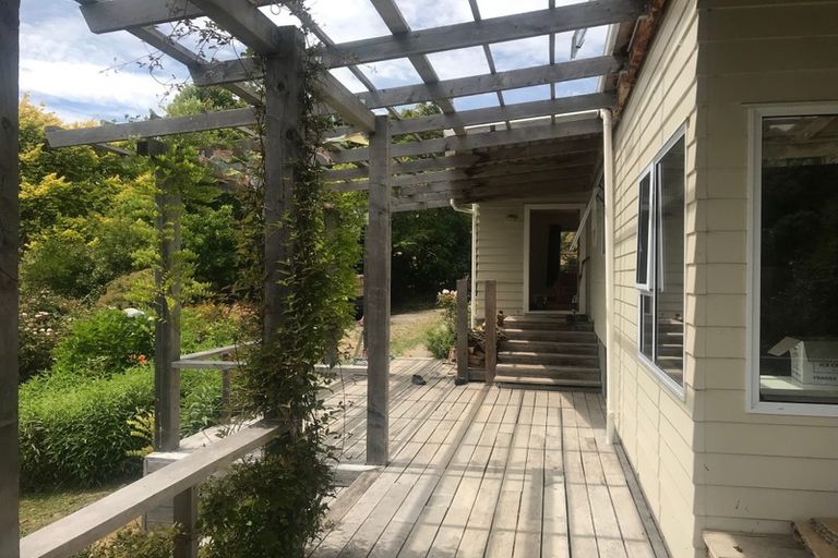 Photo of property in 4400 Christchurch Akaroa Road, Little River, 7591