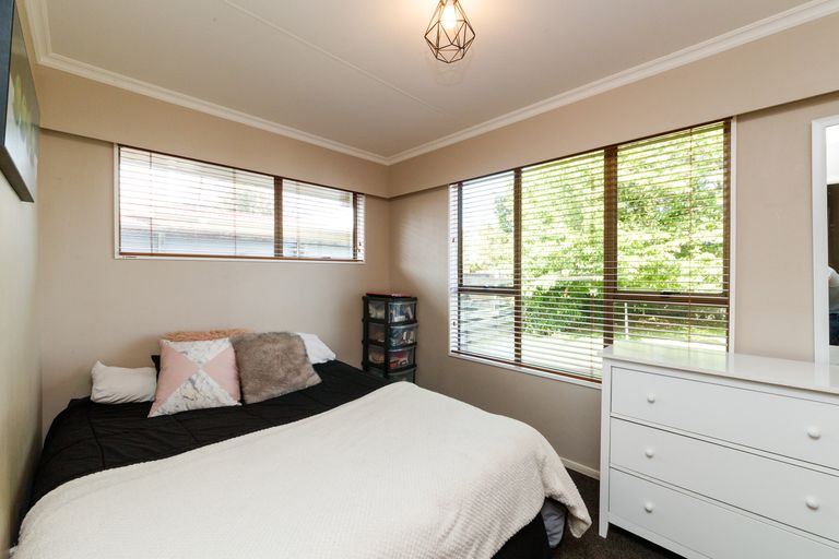 Photo of property in 19 Haast Place, Awapuni, Palmerston North, 4412