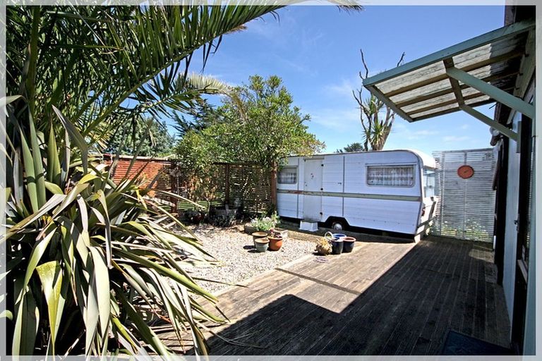 Photo of property in 4 Holben Parade, Foxton Beach, Foxton, 4815