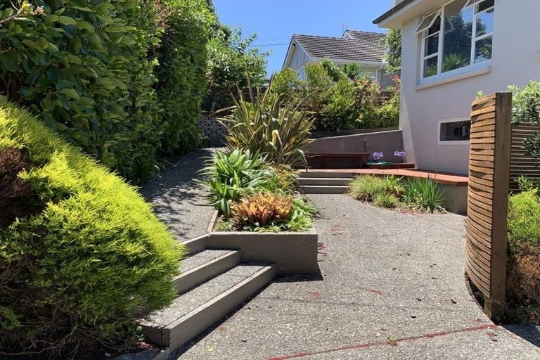 Photo of property in 137 Seaview Road, Paraparaumu Beach, Paraparaumu, 5032