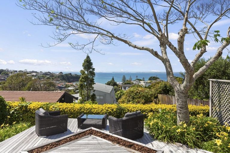 Photo of property in 825 Beach Road, Browns Bay, Auckland, 0630