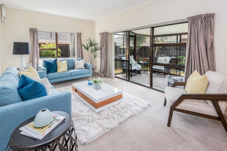 Photo of property in 1/95 Botany Road, Botany Downs, Auckland, 2010