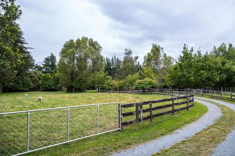 Photo of property in 1789 State Highway 2, Kaitoke, Upper Hutt, 5018