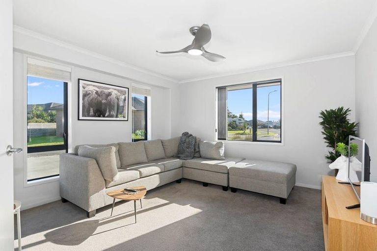 Photo of property in 50 Ocean View Rise, Ruakaka, 0116