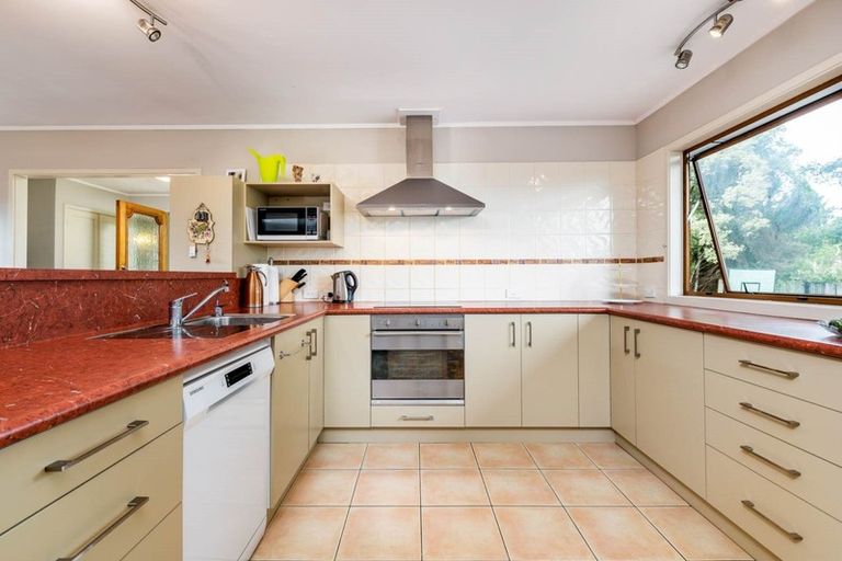 Photo of property in 1028 East Coast Road, Fairview Heights, Auckland, 0630