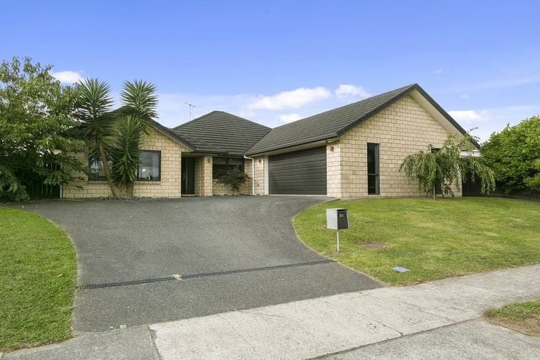 Photo of property in 23 Norfolk Drive, Cambridge, 3434