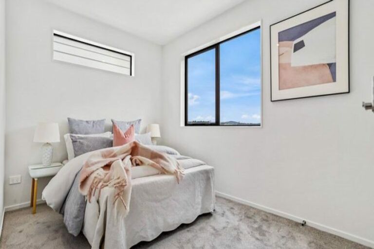 Photo of property in 1d Matakohe Road, Westgate, Auckland, 0814