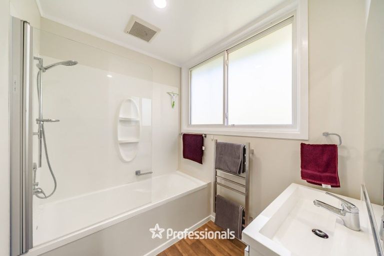 Photo of property in 127 Normandale Road, Normandale, Lower Hutt, 5010