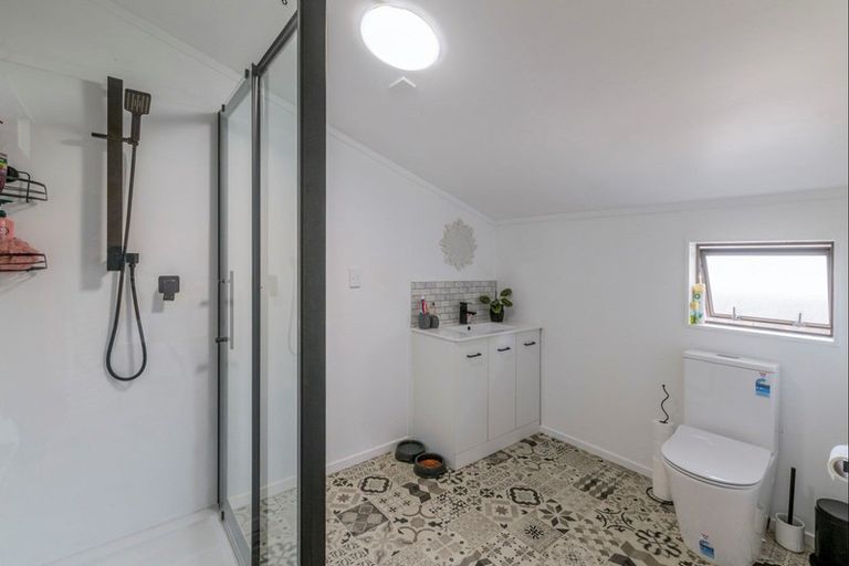 Photo of property in 6 Highbury Drive, Levin, 5510