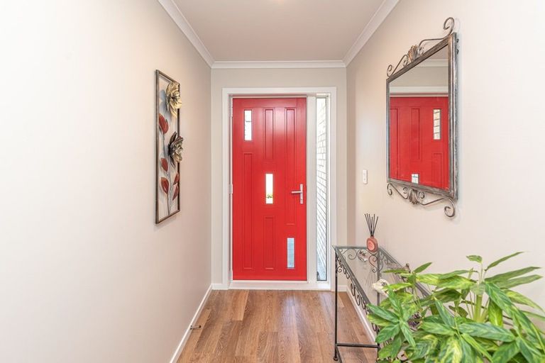 Photo of property in 37 Golf Vue Place, Castlecliff, Whanganui, 4501